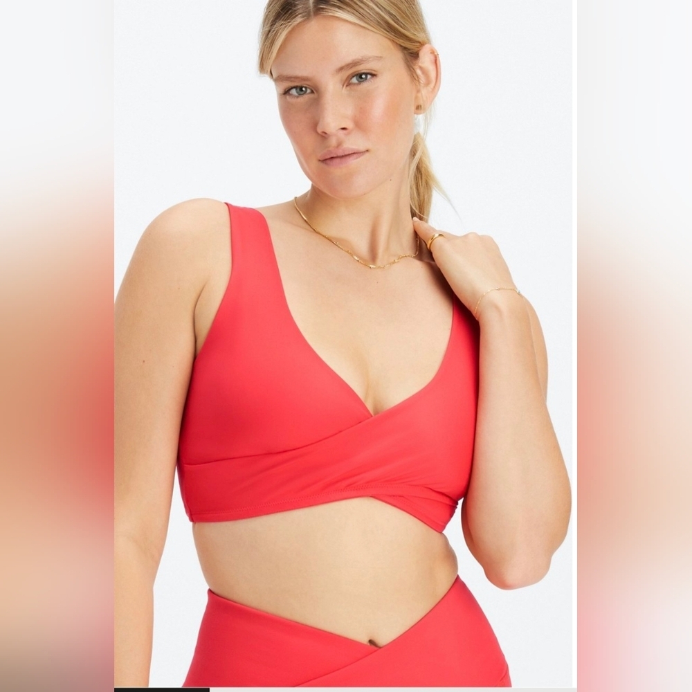 Fabletics Low Impact Crossover Sport/Workout Bra